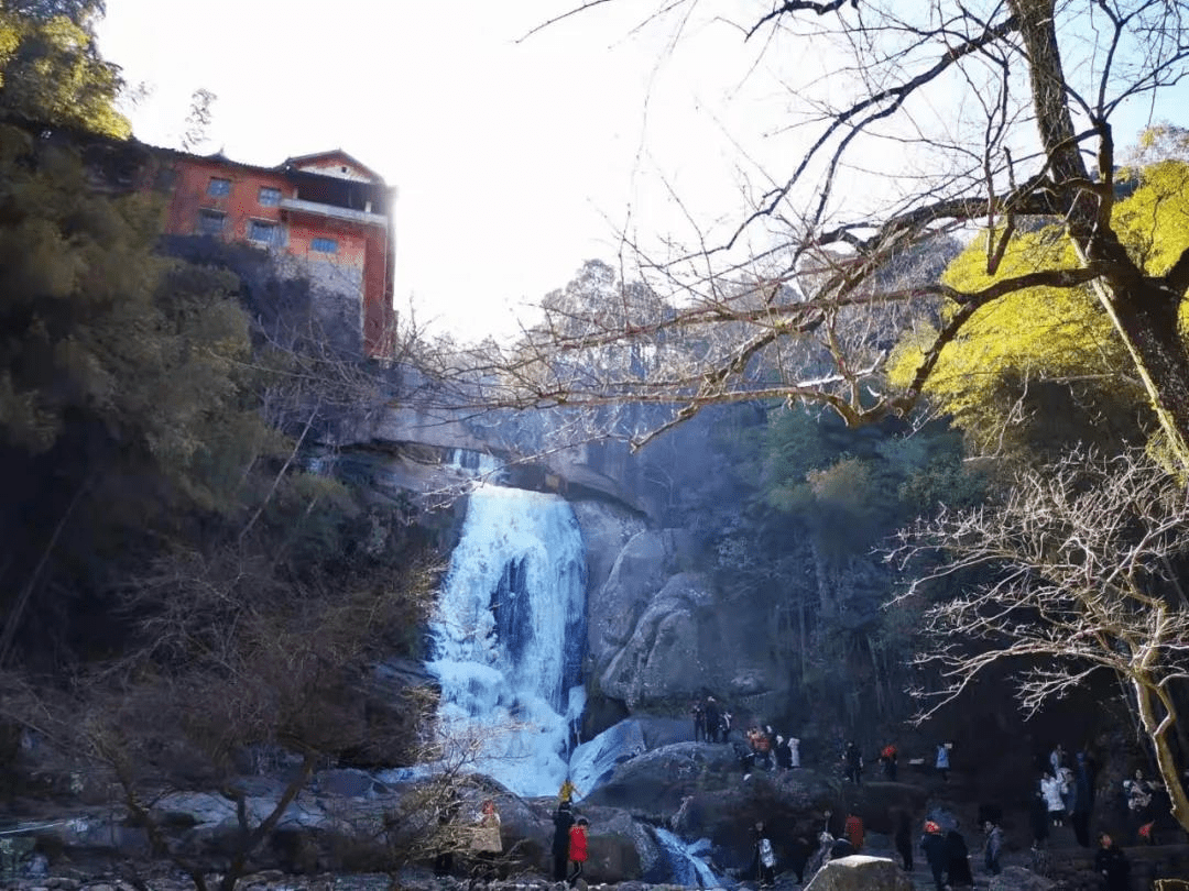 天下奇观：天台石梁飞瀑变成了石梁冰瀑，刷屏朋友圈-台州频道