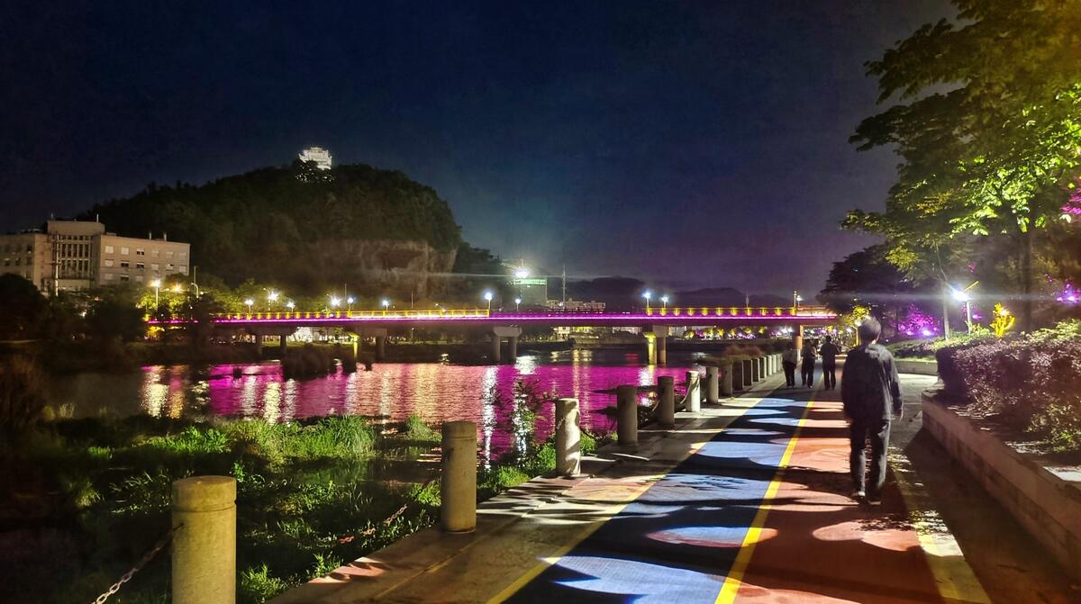 三门这条“宝藏”慢步道 夜晚会发光-台州频道